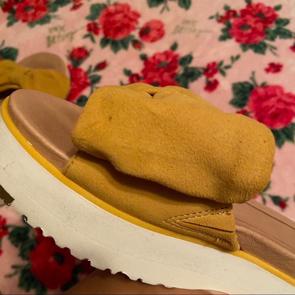 Ugg Joan Platform Bow Sandals - Picture 6 of 16